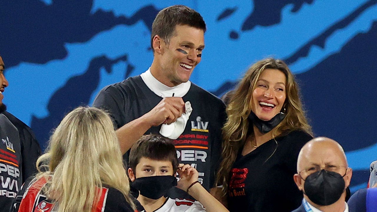 Tom Brady celebrates a 'perfect night' amid Gisele Bündchen divorce rumors