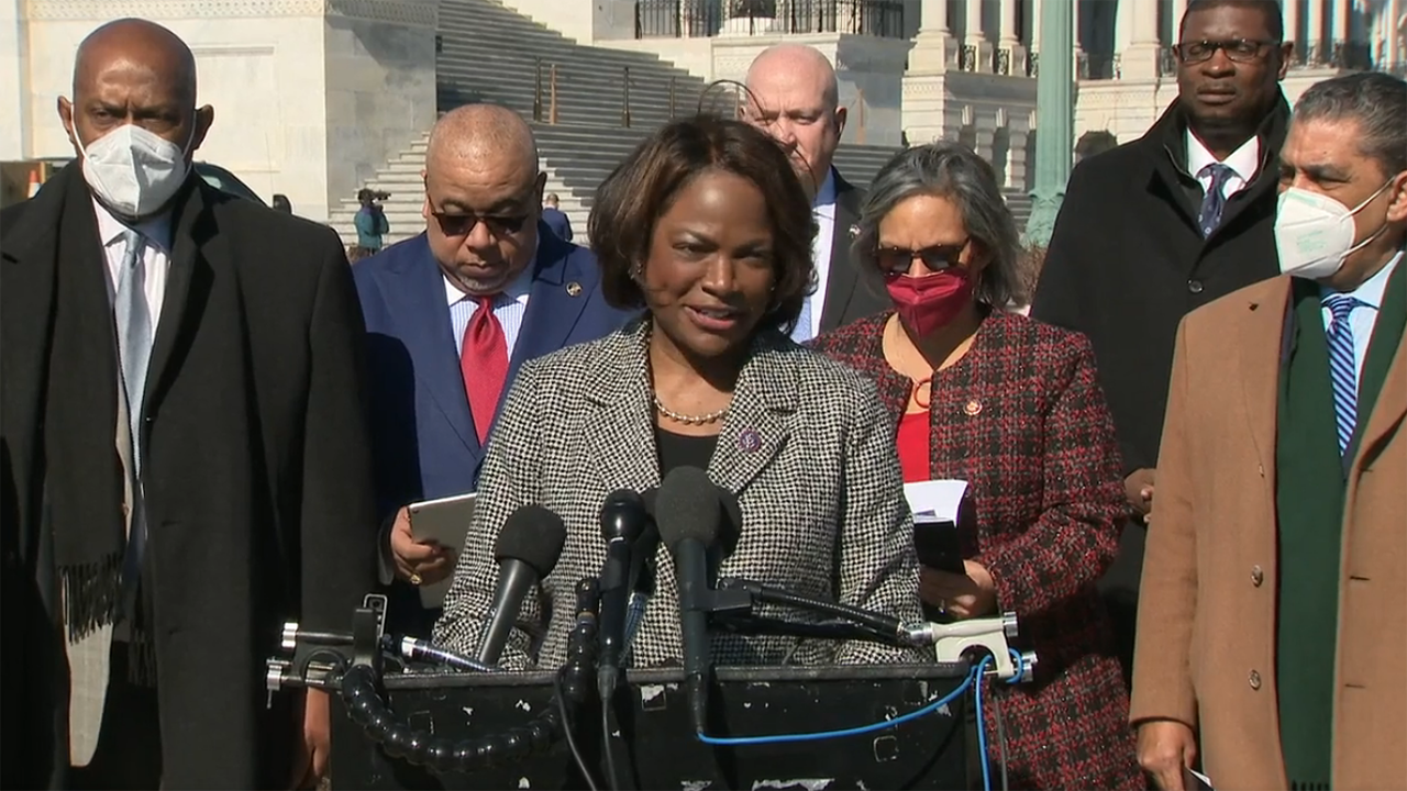 Demings dismisses fellow Dem's 'defund police' push, says lawmakers need to 'stay focused'