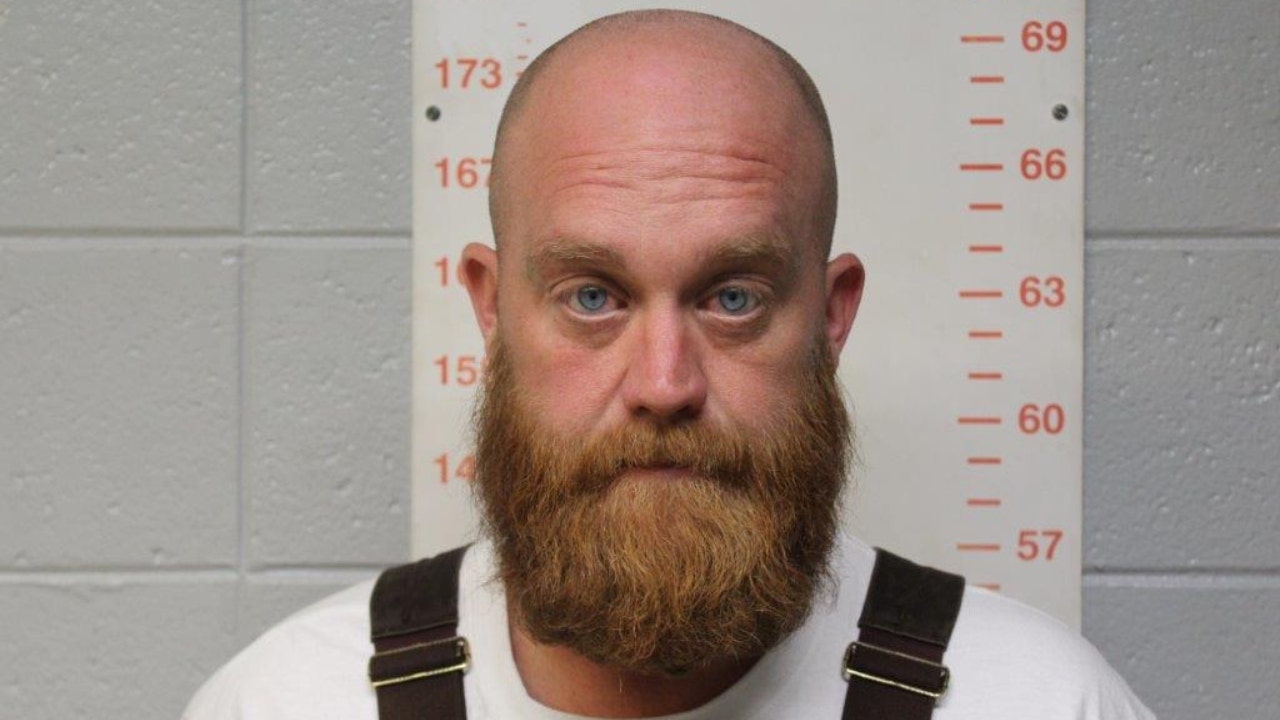 Un homme du Missouri fait face à une accusation de terrorisme criminel après avoir prétendument menacé l’entraîneur de basket-ball de son fils