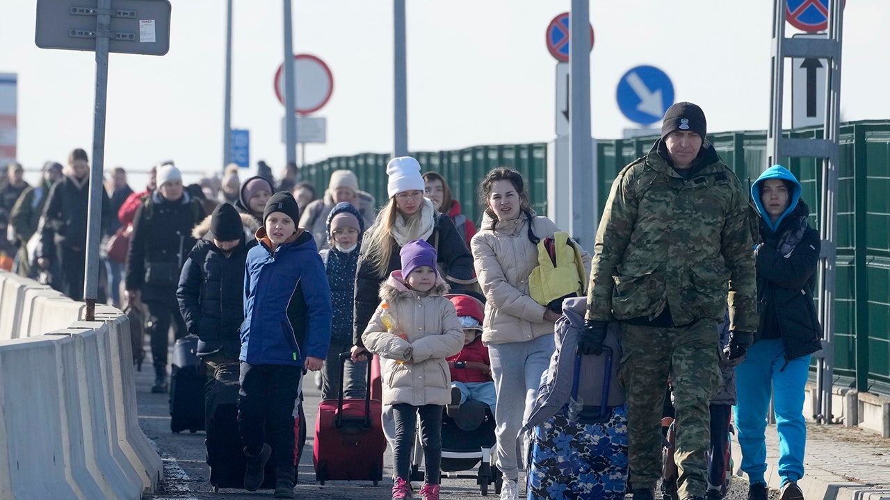 Refugees fleeing Ukraine number nearly 120,000, could reach 4 million