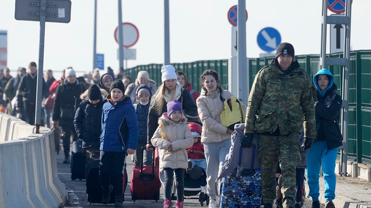 refugees-fleeing-ukraine-number-nearly-120-000-could-reach-4-million