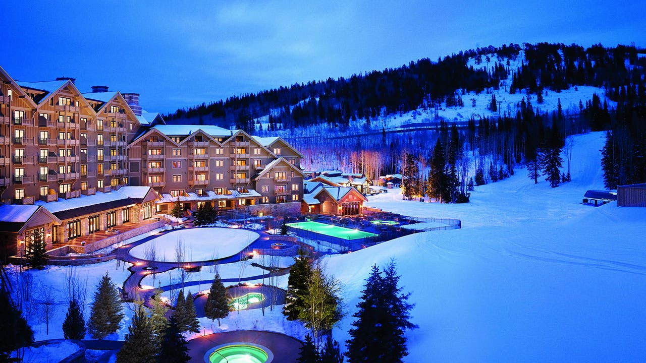 This slope-side suite in Utah is the height of your spring snowboarding goals