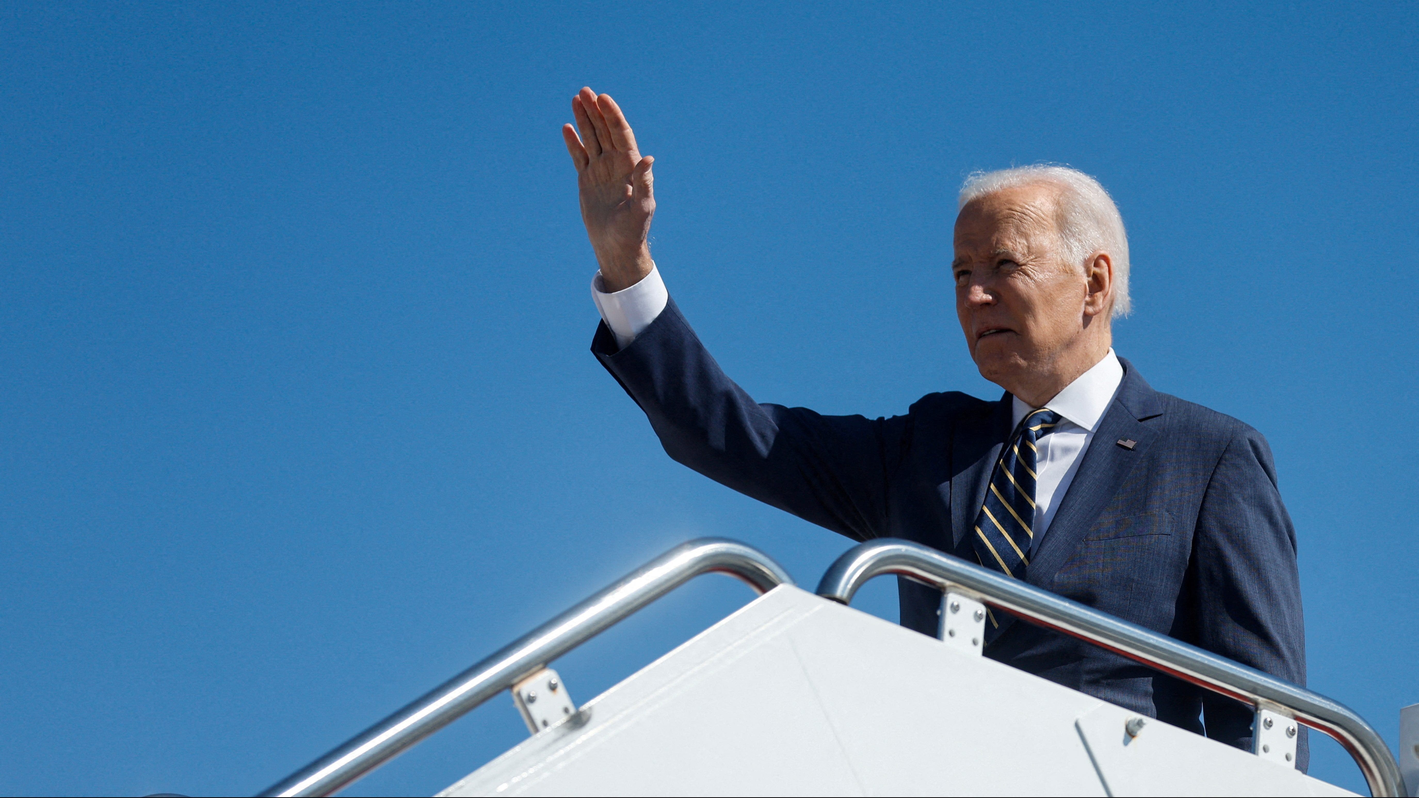 Republicans slam 'hypocritical' Biden for flying to Delaware on taxpayer dime to vote, Dems defend move