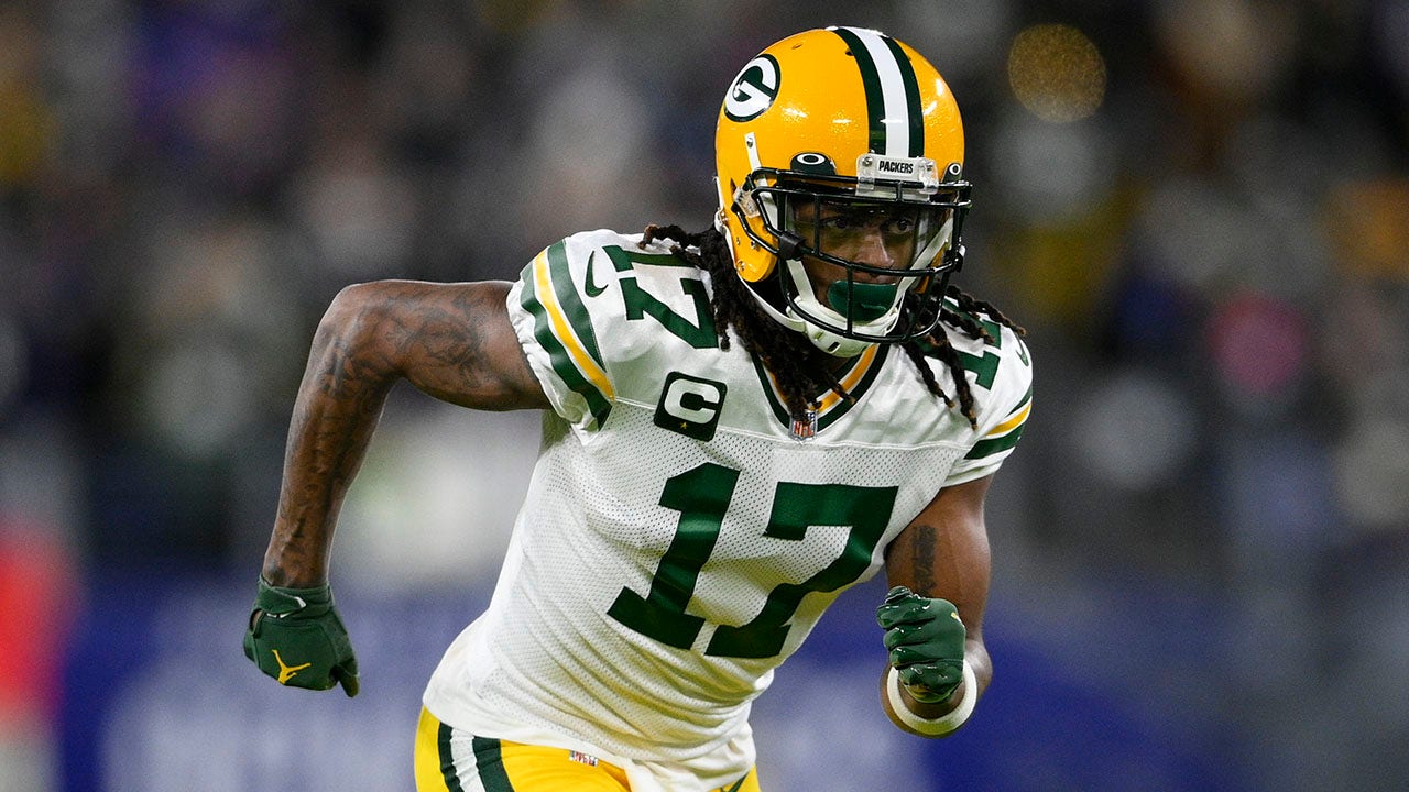 Davante Adams reportedly tells Packers he won't play under