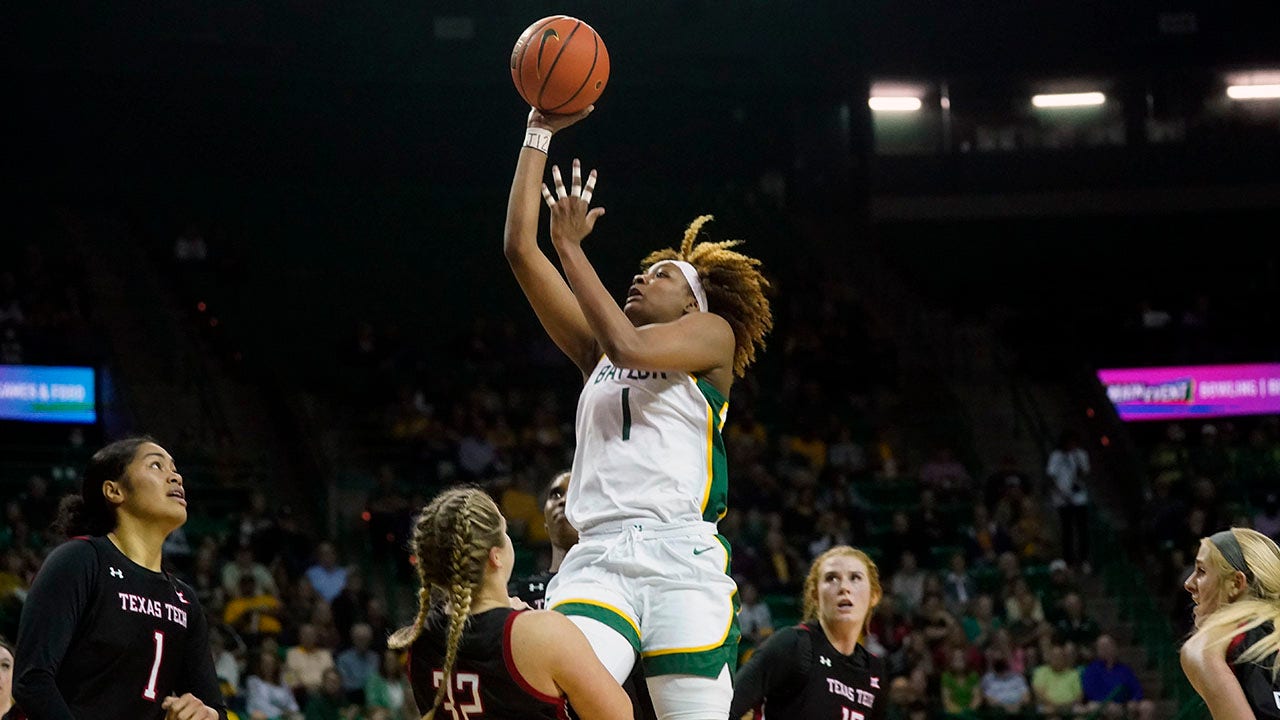 Smith 35 points as No. 5 Baylor women clinch Big 12 outright thumbnail