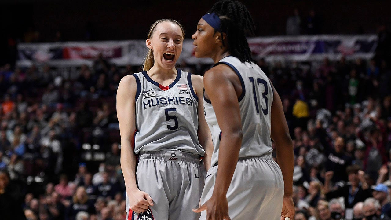 No. 7 UConn cruises past Marquette in Big East semifinals thumbnail