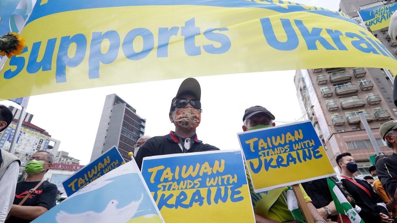 Taiwanese protesters show solidarity with Ukraine