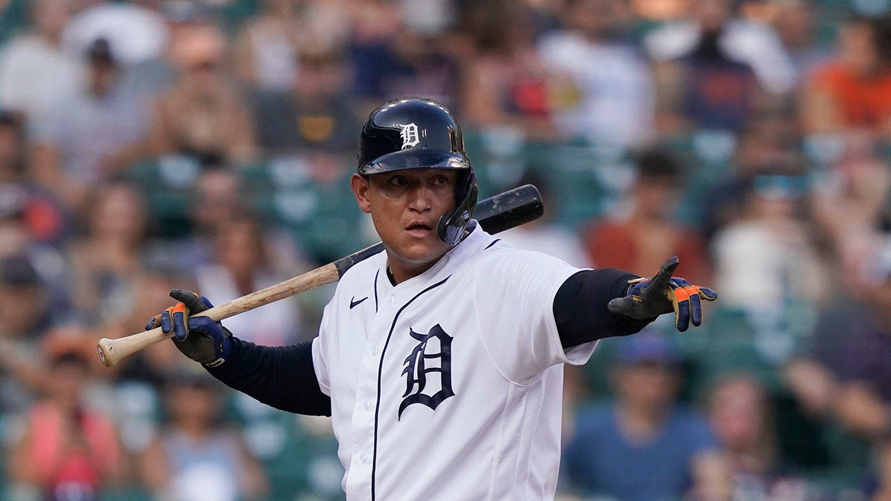 Tigers slugger Miguel Cabrera hits 500th career home run National News -  Bally Sports