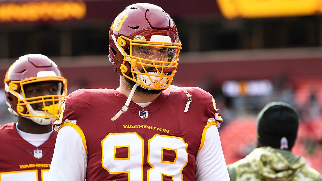 Commanders releasing Ereck Flowers, Matt Ioannidis to clear cap space