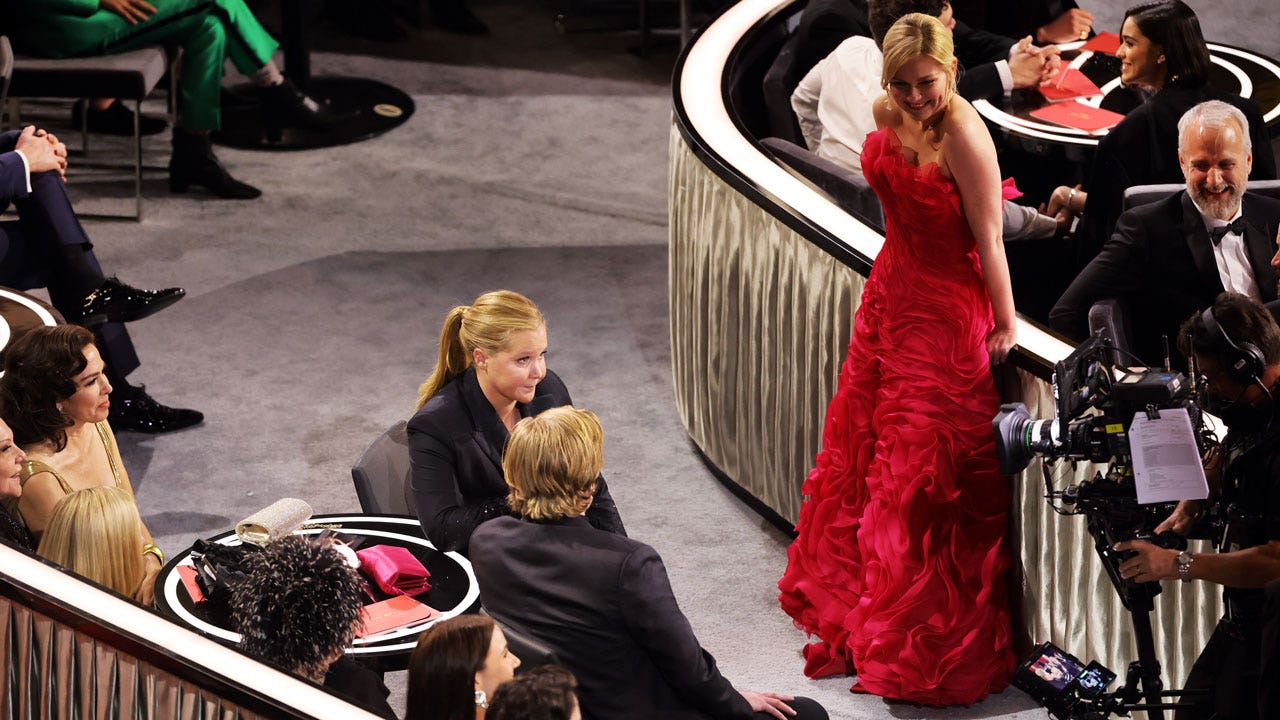 Amy Schumer addresses Kirsten Dunst seat-filler Oscars joke after receiving backlash online