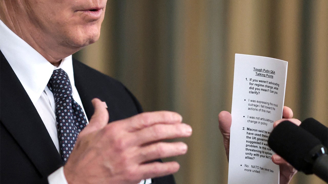 Photos Biden Caught Using Cue Cards In Trying To Paper Over Ukraine Gaffe About Ousting Putin 