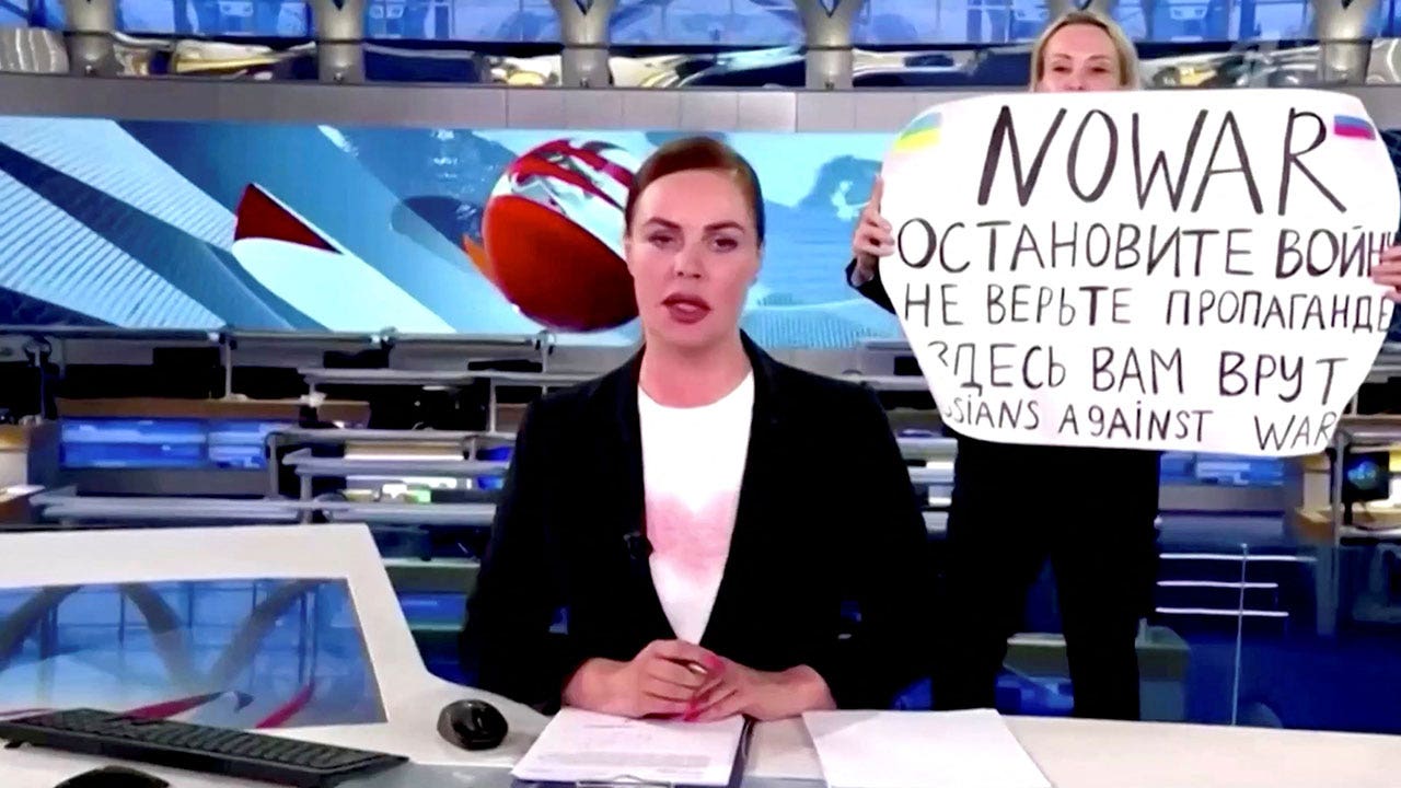 Russian Tv Journalist Who Protested Ukraine Invasion During Newscast Lands Job With German 