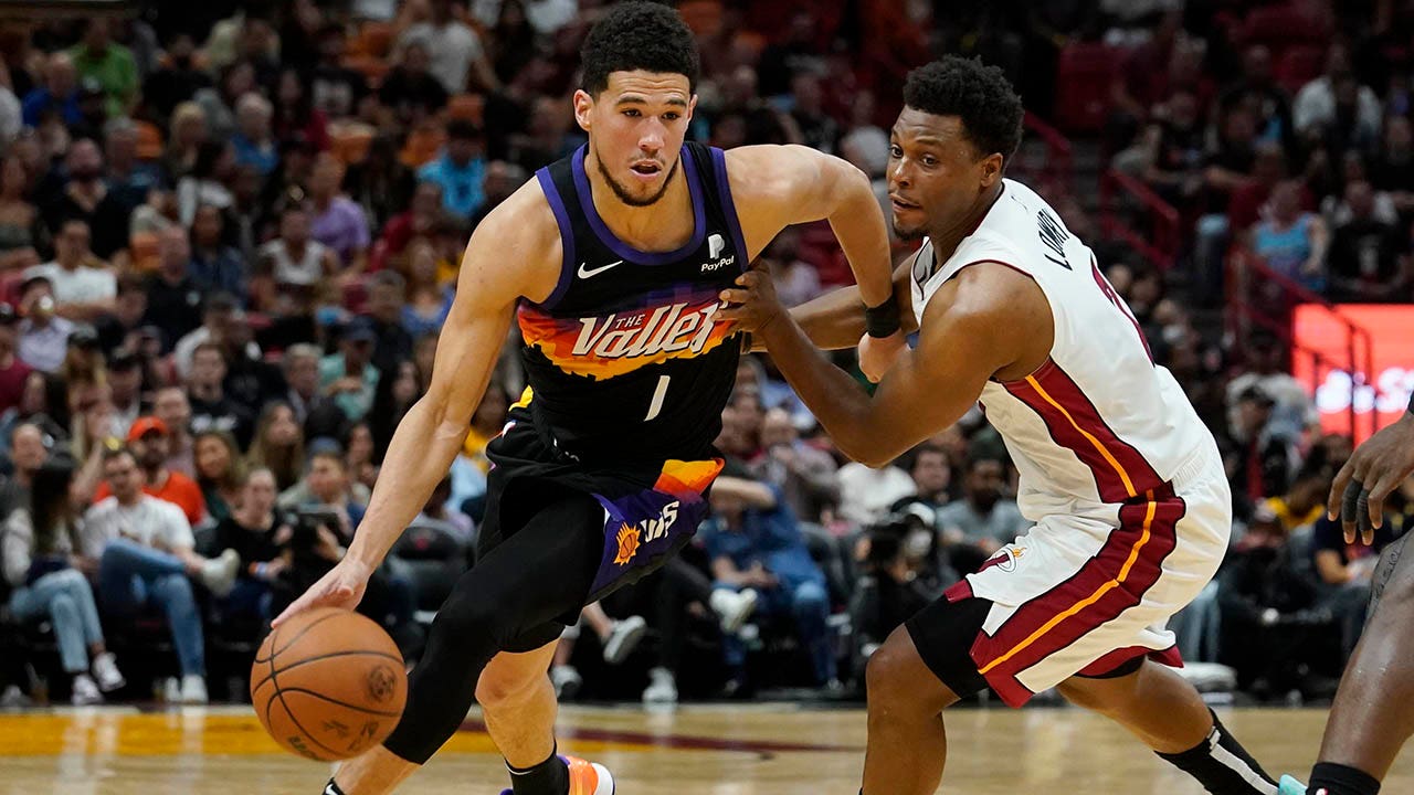 Devin Booker has 23 points in return, Suns roll past Heat