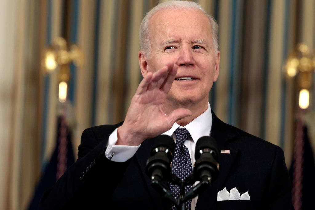 Biden asserts people like Putin 'shouldn't be ruling countries,' but US policy is not regime change