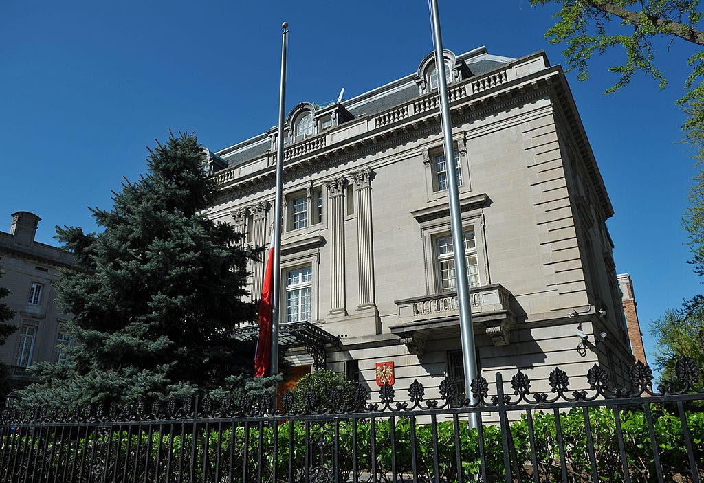 Motorist allegedly plows into Polish embassy in DC amid tensions with Russia