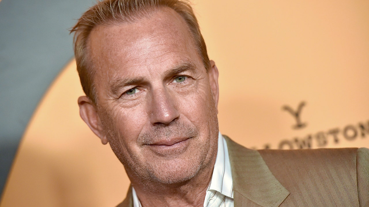 Kevin Costner: I tried to help Whitney Houston through letters