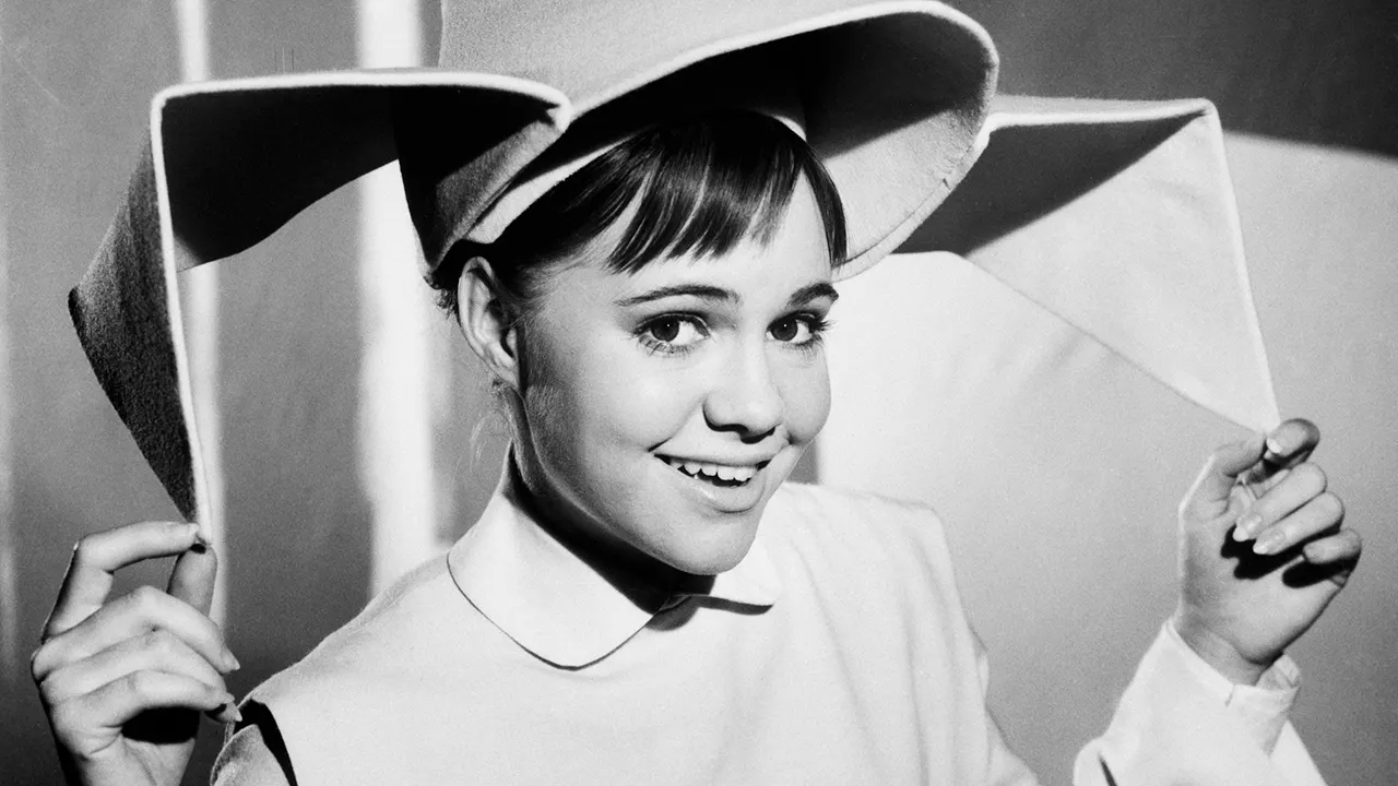 Sally Field explains why she hated working on 'The Flying Nun': 'I just had to put my head down'