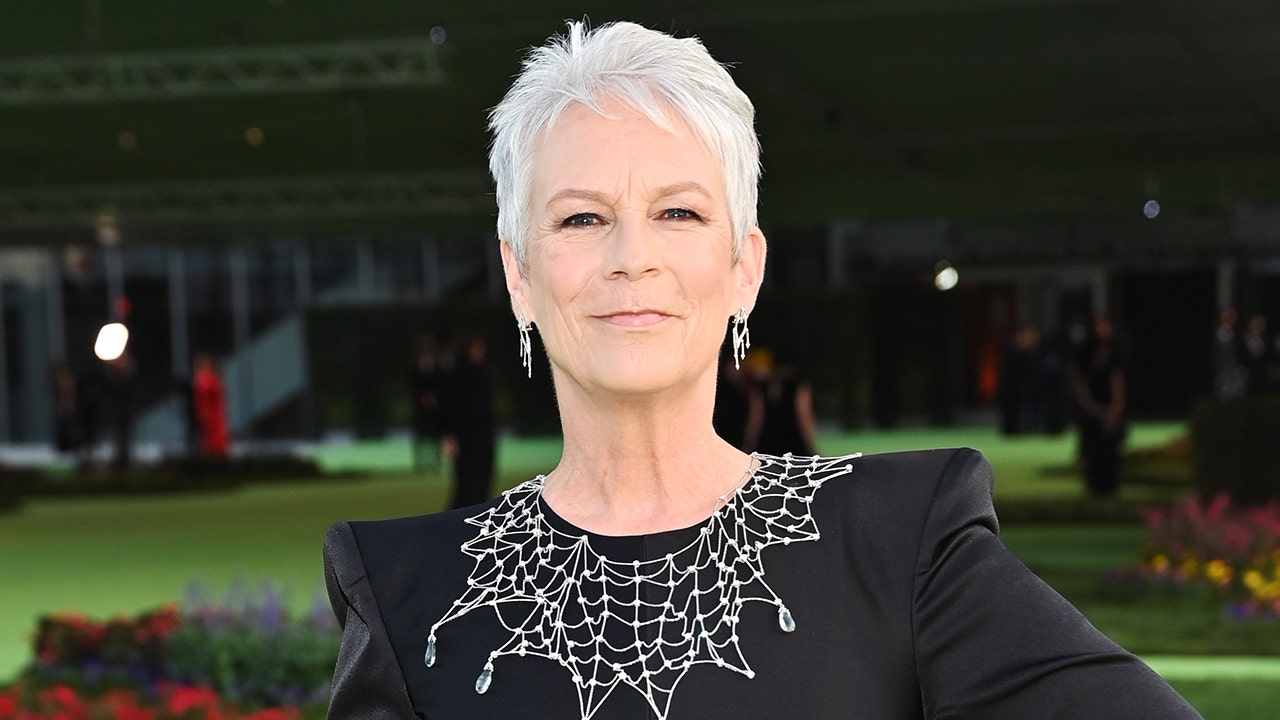 Jamie Lee Curtis reveals body for film role: 'I want there to be no  concealing of anything' | Fox News