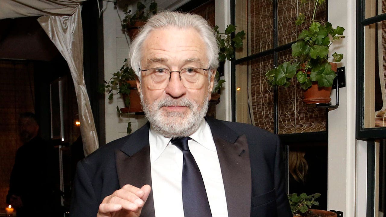 Robert De Niro's NYC townhouse burglarized while actor, daughter inside, report says