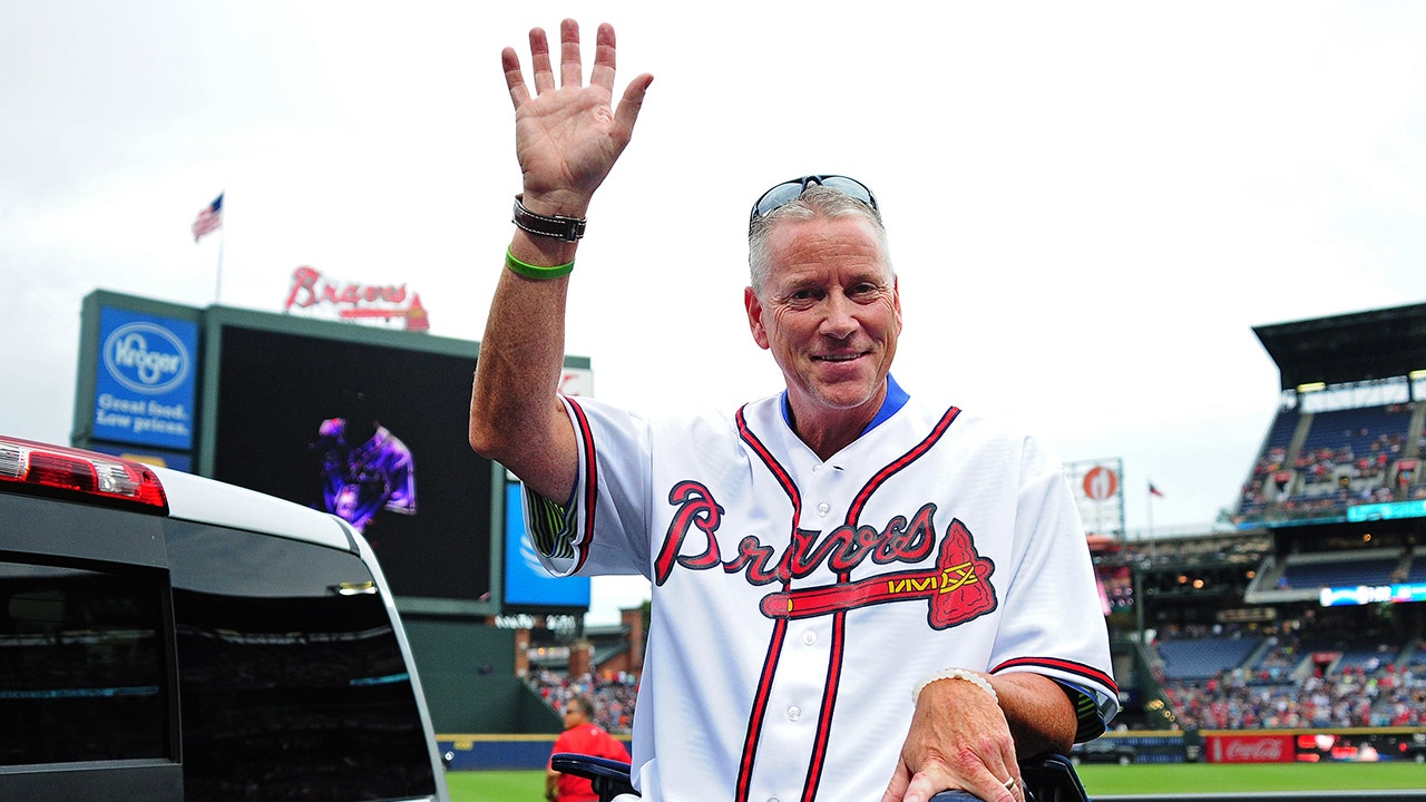 FOX Sports: MLB on X: ICYMI: Tom Glavine joined @FlippinBatsPod today! 🚨  @BenVerlander ⚾️ Being teammates with @DeionSanders ⚾️ The 2023 @Braves ⚾️  His famous Chicks Dig The Longball Nike commercial ⚾️