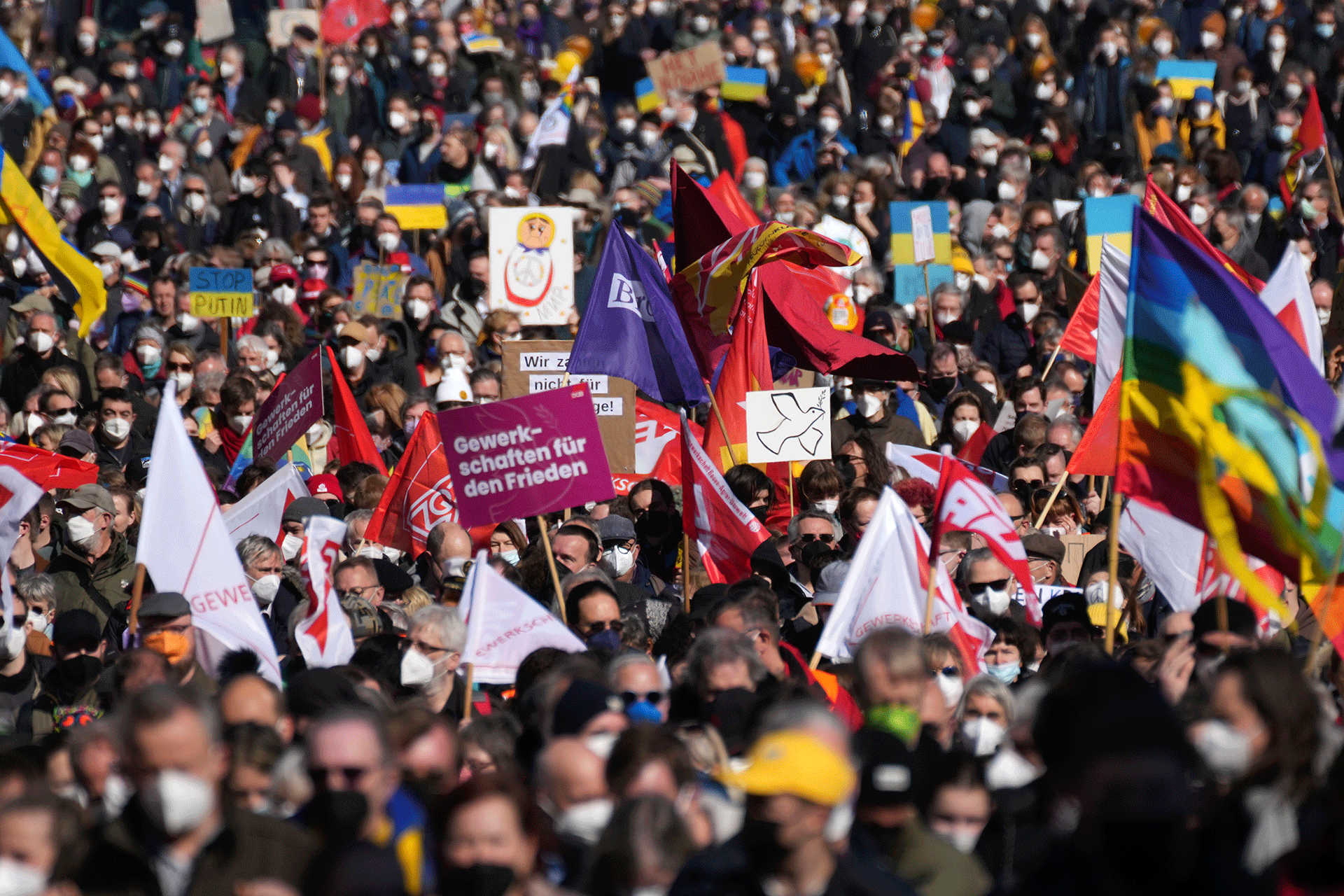 Paredzēti pretkara protesti visā Eiropā, nelieli mītiņi Krievijā