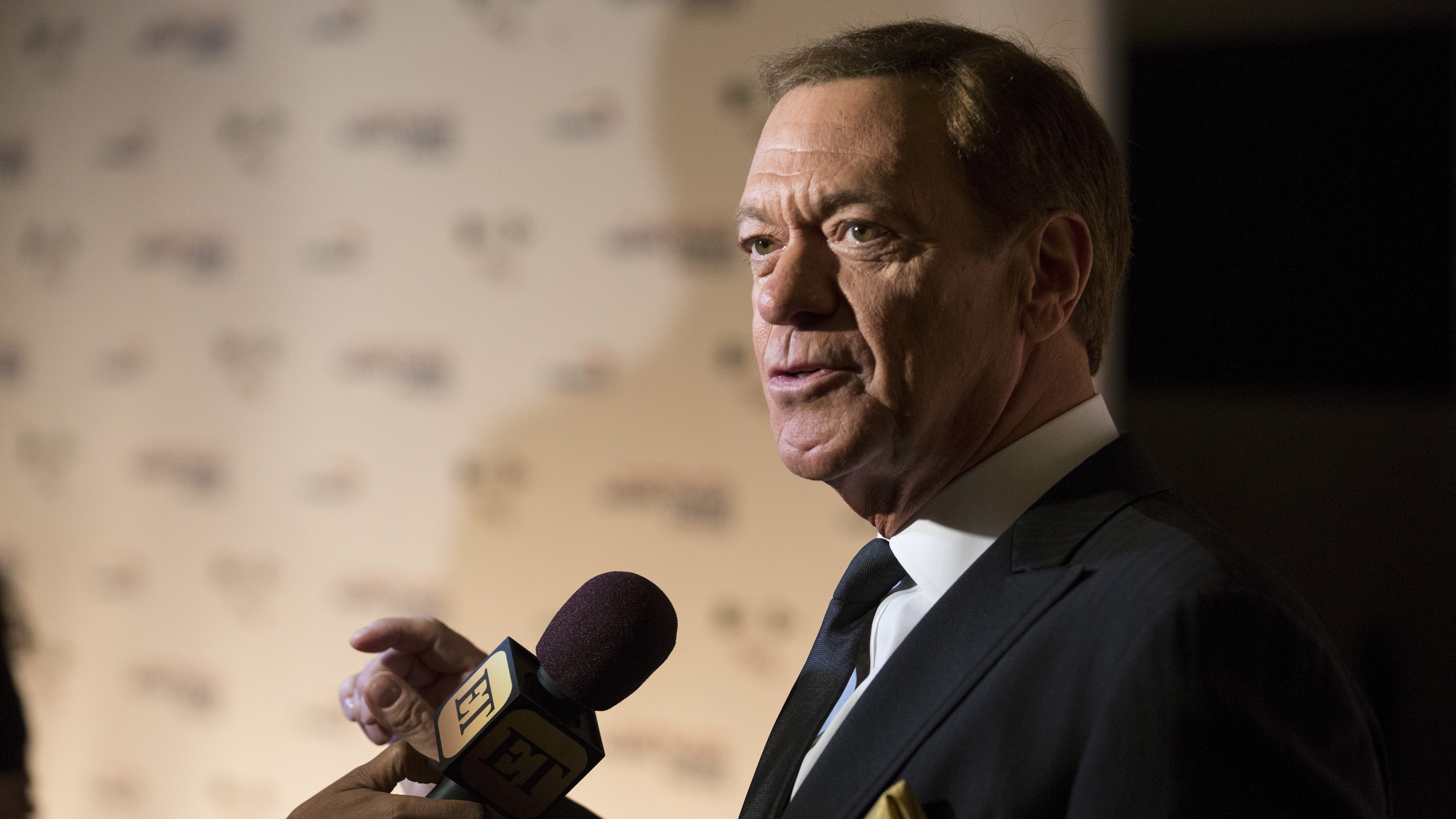 Joe Piscopo: 'Gangster' Putin 'took over the whole neighborhood' with 'nobody in Oval office'