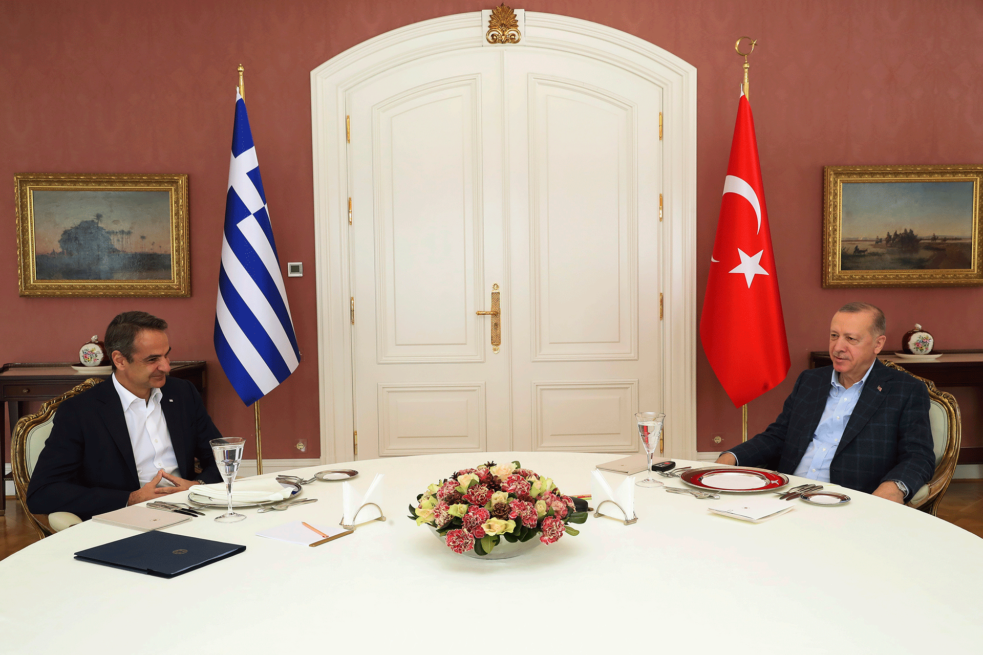 Leaders of Turkey, Greece hold talks in rare meeting