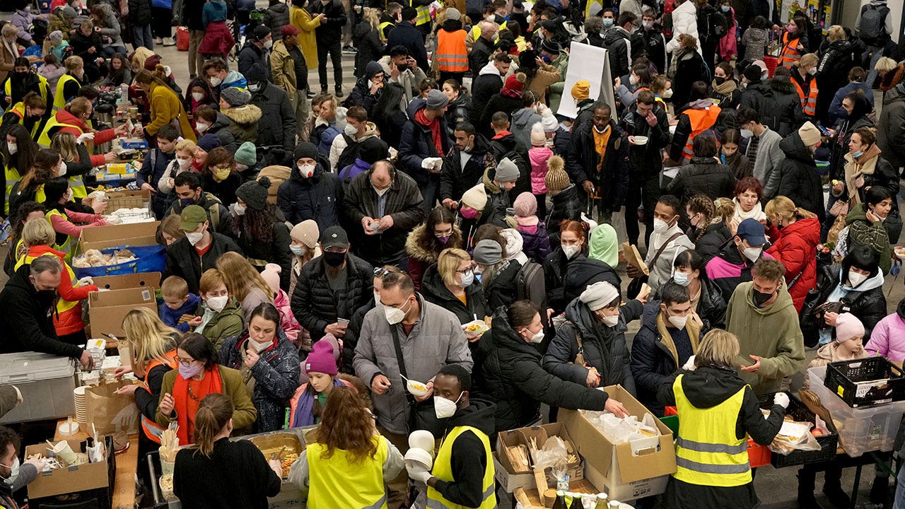 Berlin train station turns into huge refugee shelter for Ukrainians