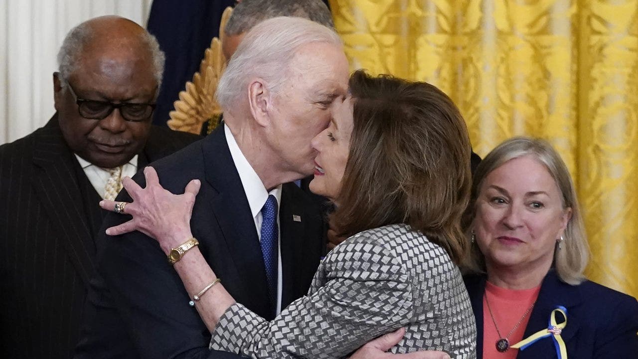 Psaki: Pelosi kissing Biden on cheek does not meet CDC's 'bar' of 'close contact' for COVID transmission