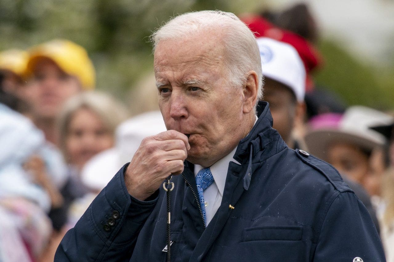 Biden approval rating plummets to 39%, down 24 points from last year: AP poll