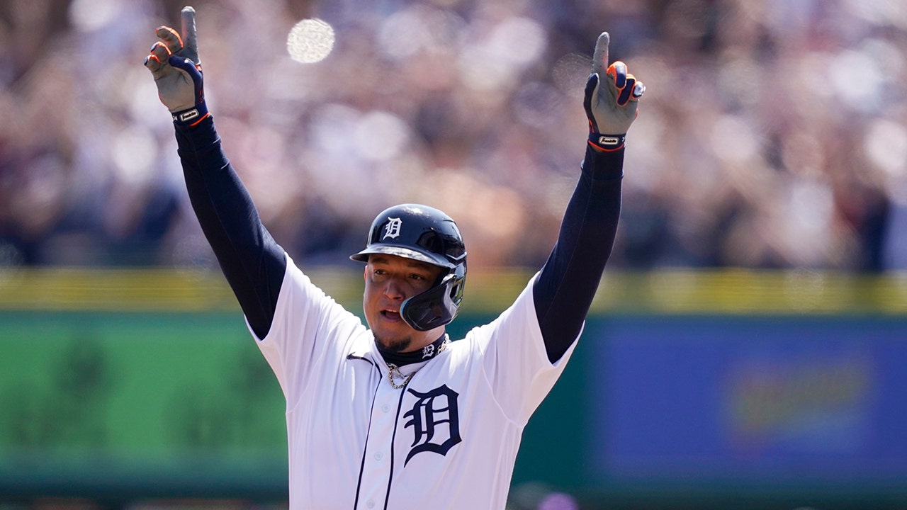 Tigers give Miguel Cabrera hero's farewell in front of sell-out crowd 