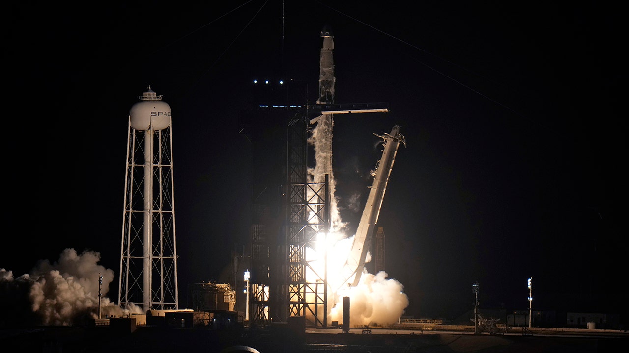 SpaceX 成功发射了前往国际空间站的 NASA Crew-4 宇航员