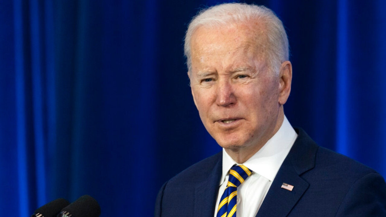 Biden issues clarification after Title 42, mask mandate question mix up