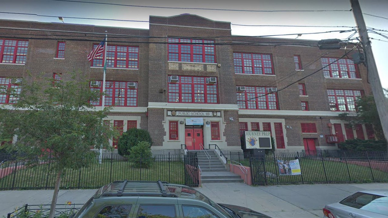 NYC elementary school slashing sends Bronx teacher, school security guard to hospital: police