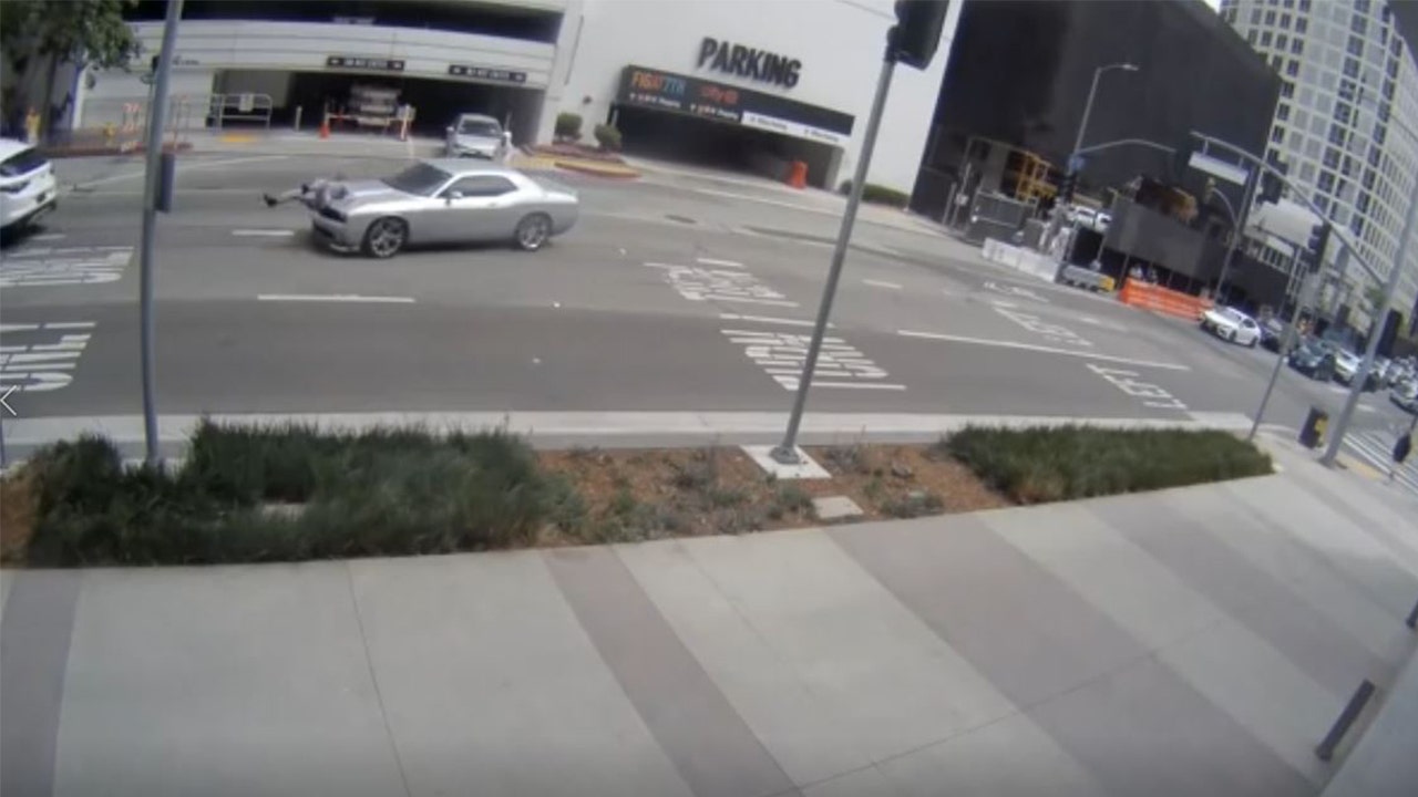 LA street gangs targeting residents in wealthy areas, LAPD urges residents to be on guard