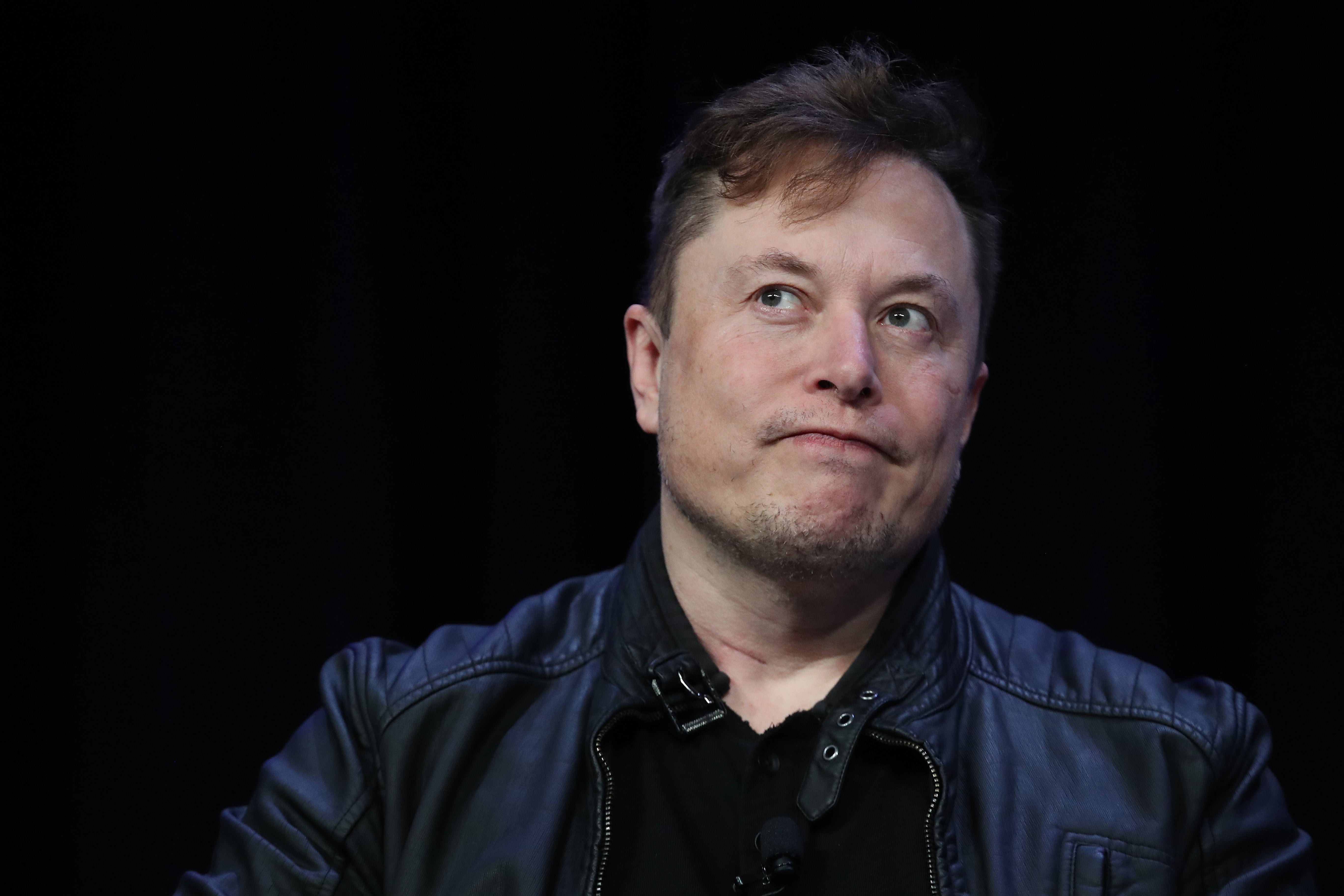 Tucker: Elon Musk is challenging censorship