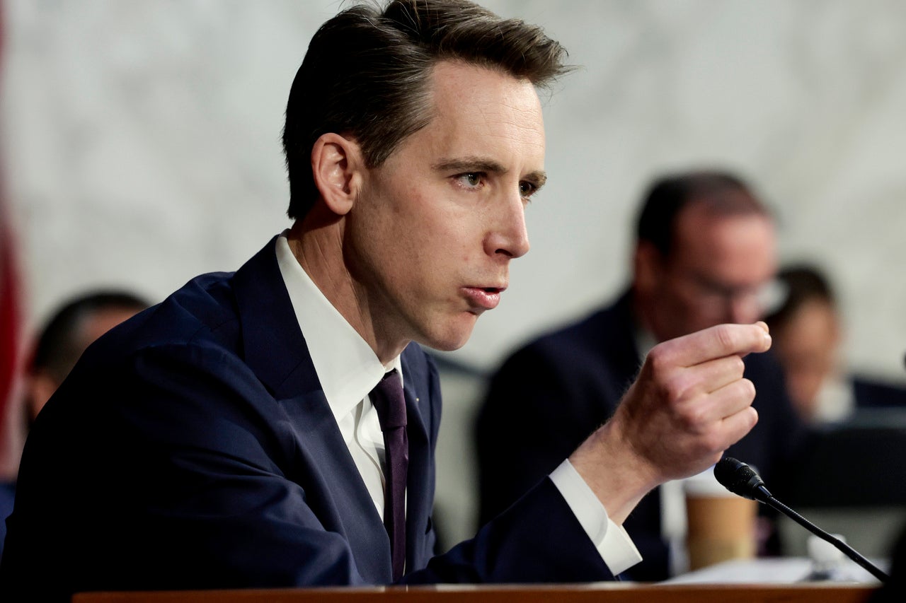 Sen. Hawley to introduce bill empowering states to deport illegal immigrants