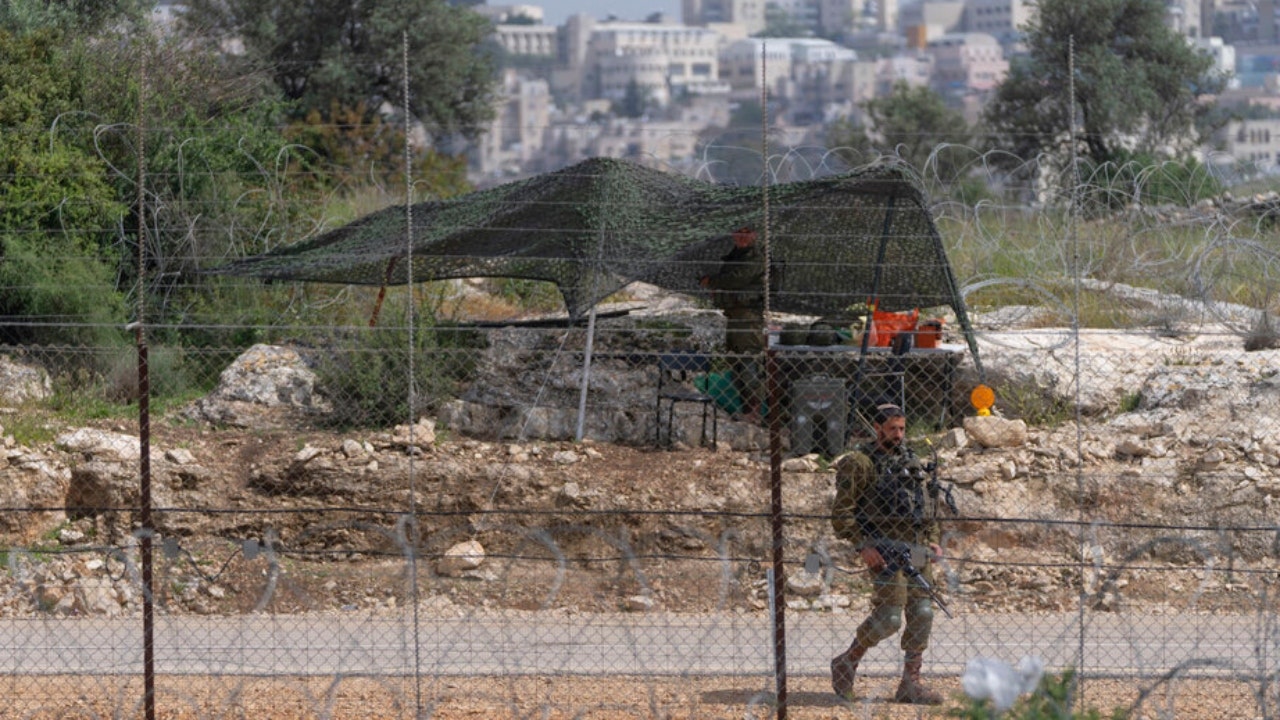 Israeli troops shoot, kill Palestinian with knife West Bank