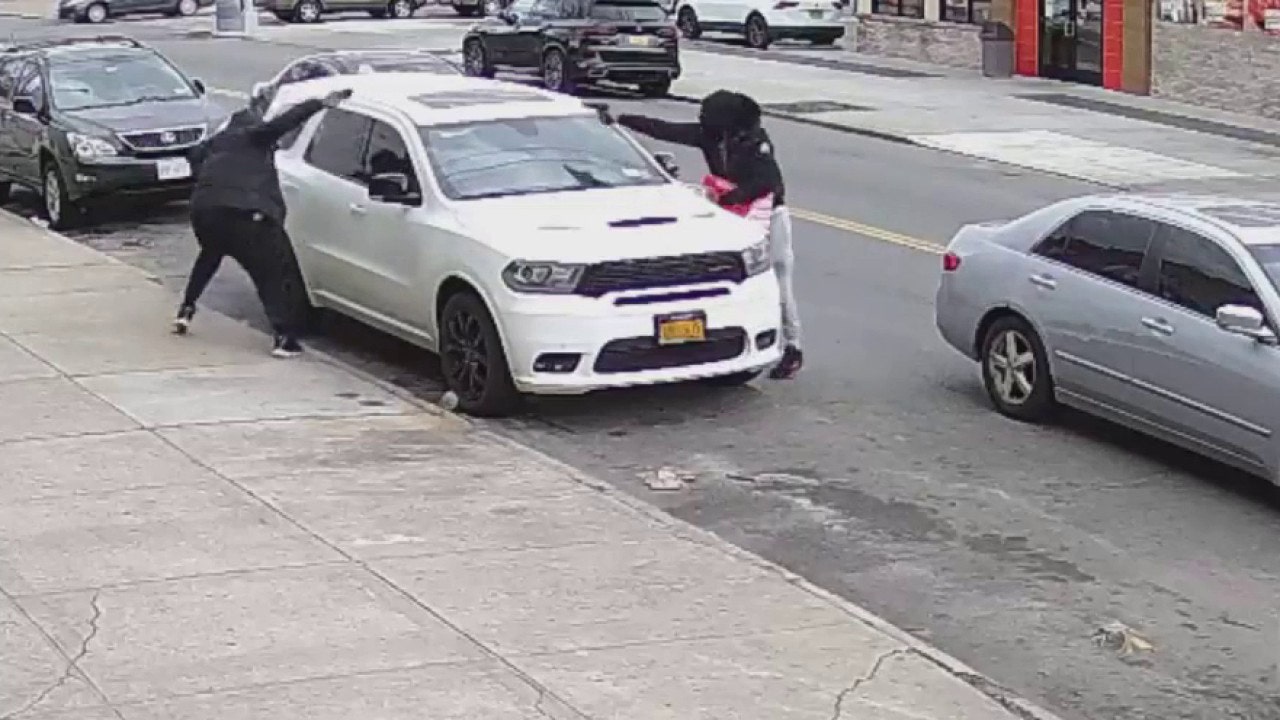 2 men wanted in New York City after broad daylight shootout