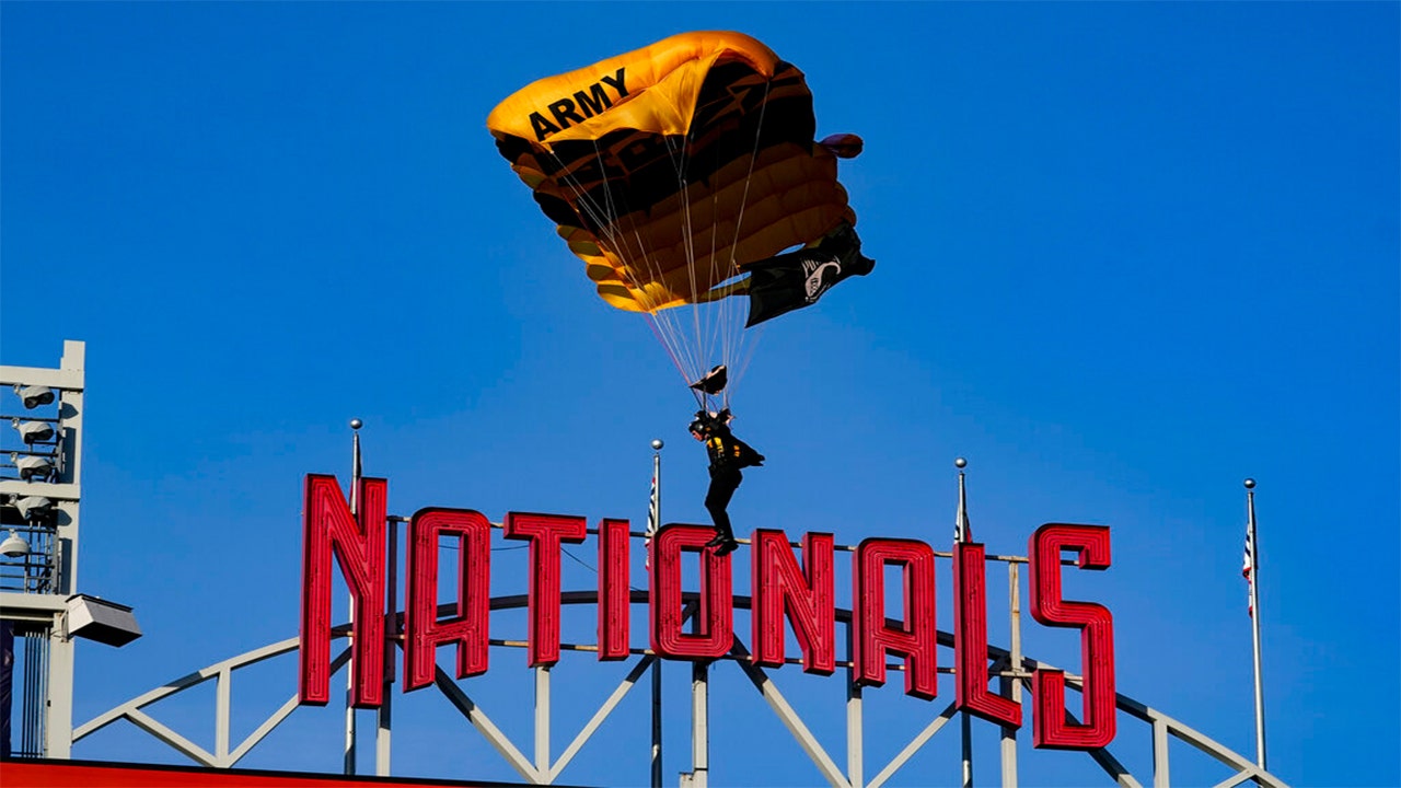 FAA apologizes for not giving Capitol Police advance notice of Nationals Park parachute stunt