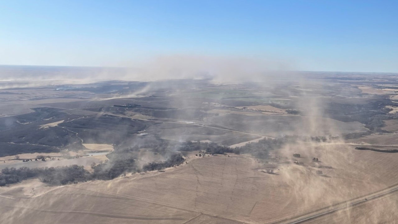 Nebraska wildfire spanning 30,000 acres continues to blaze