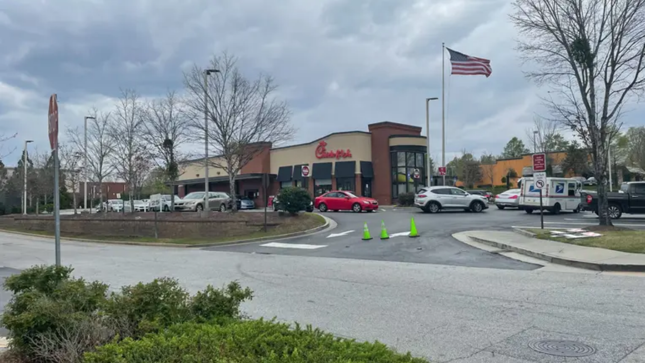 Georgia teen accidentally shoots himself at Chick-fil-A