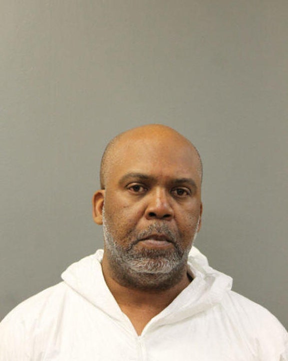 Chicago man turns himself in after fatally shooting wife in Target parking lot, police say