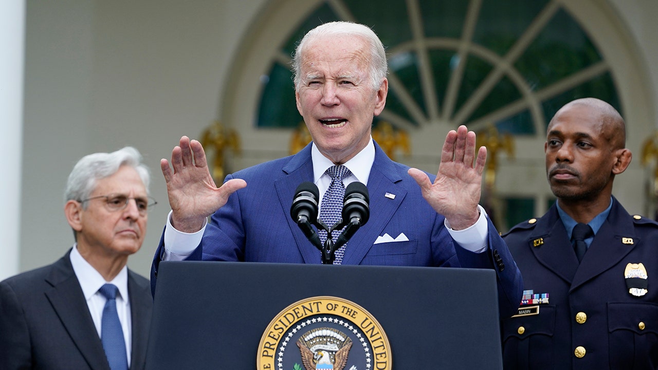 Biden urges local officials to hire more police using funds from American Rescue Plan amid crime surges