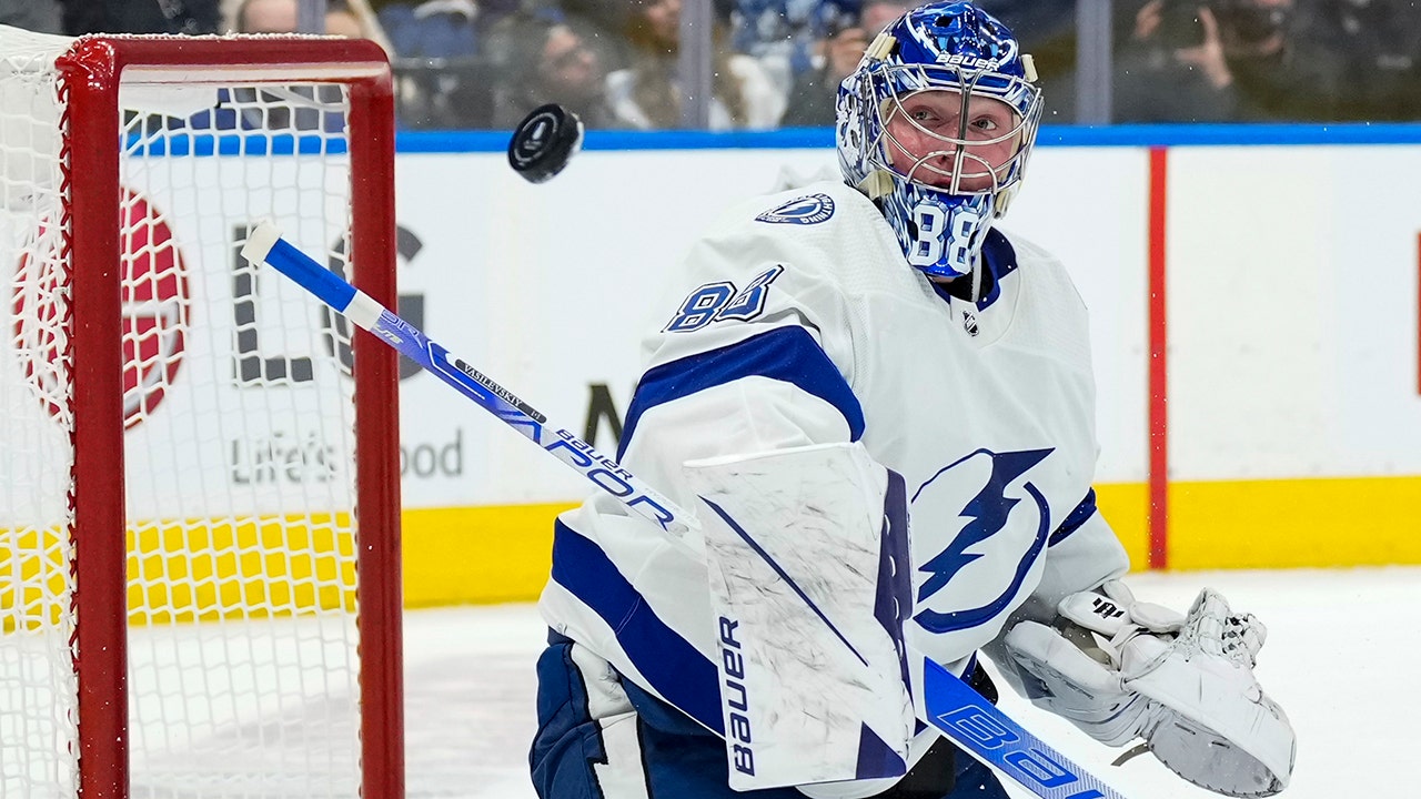 Lightning find themselves in unfamiliar territory – on the brink of elimination from Stanley Cup playoffs