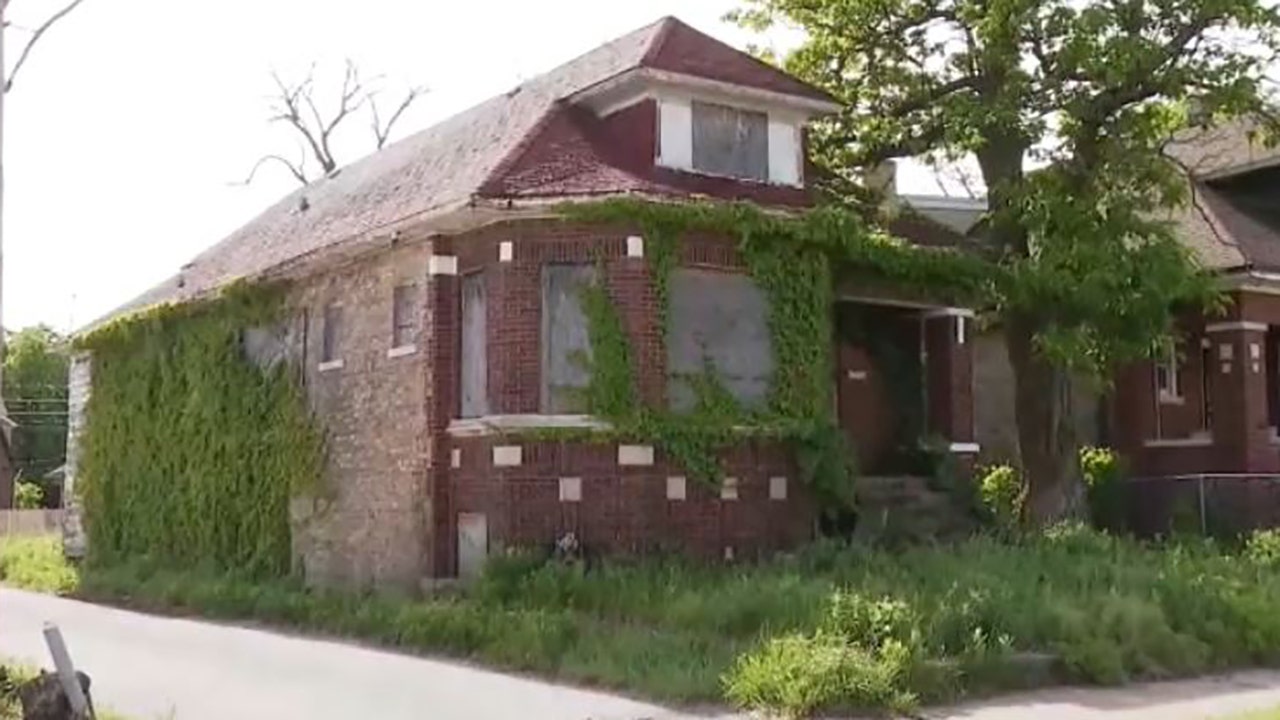Missing woman in Chicago found chained in an abandoned home says she was abducted, raped