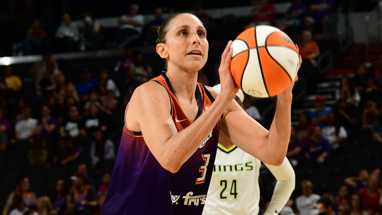 WNBA’s Diana Taurasi scores 31 points in loss but joined club of one