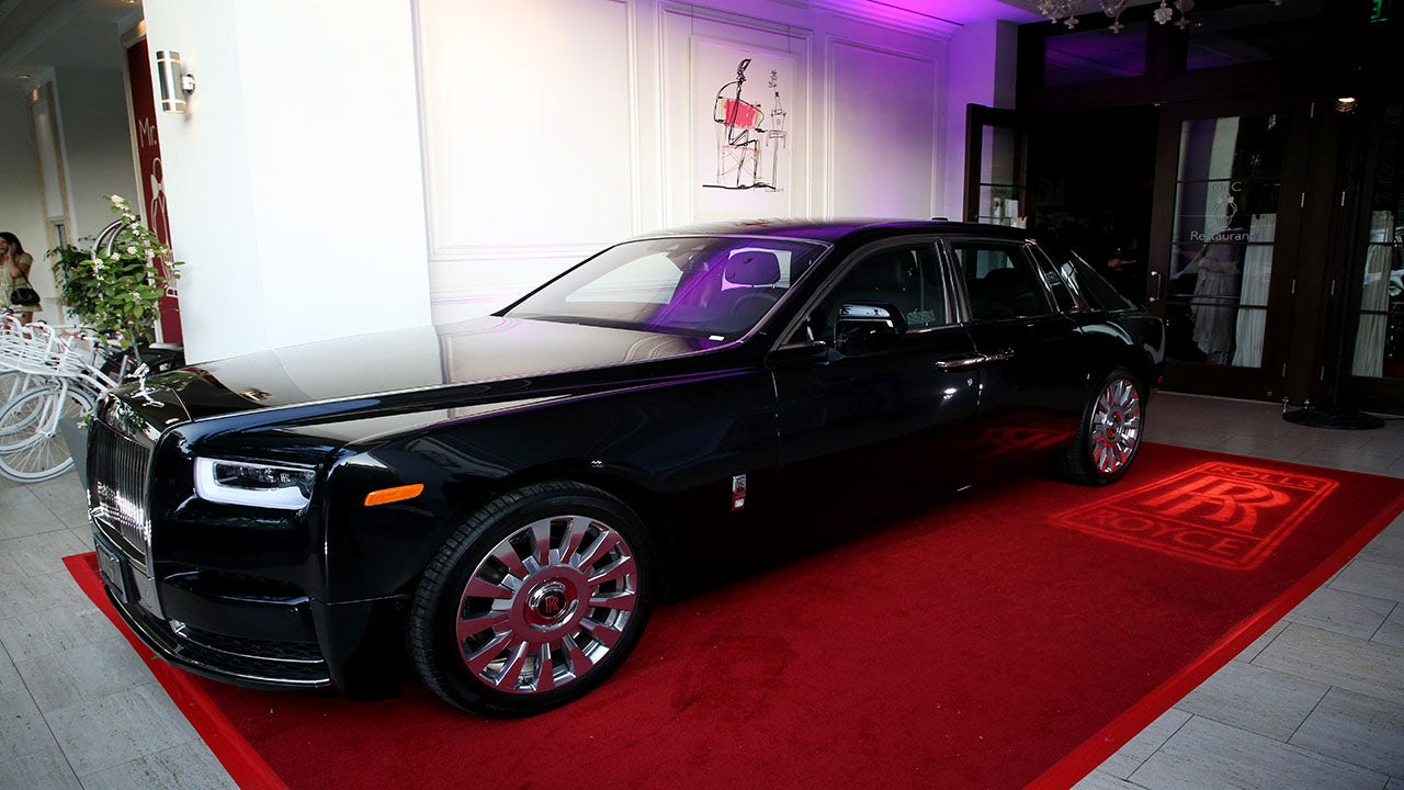 LA thieves in Rolls Royce prey on drunk couple, rob K worth in luxury watches: LASD