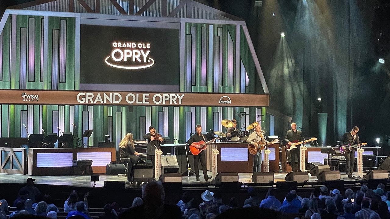 craig morgan sings at grand ole opry