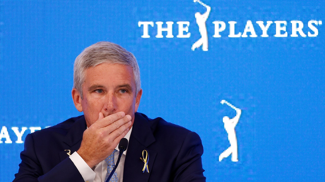 PGA Tour’s Jay Monahan tells players’ agents they can’t play on both PGA Tour, LIV Golf Invitational Series